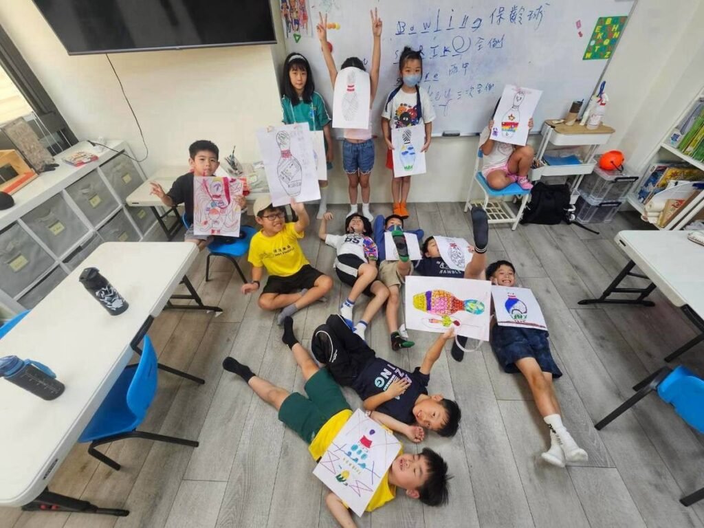 Good Good English children sharing their own creations Good Good English children sharing their creative artwork