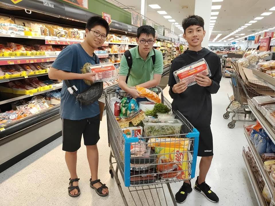Good Good English 加拿大遊學營學生體驗加拿大日常採買生活