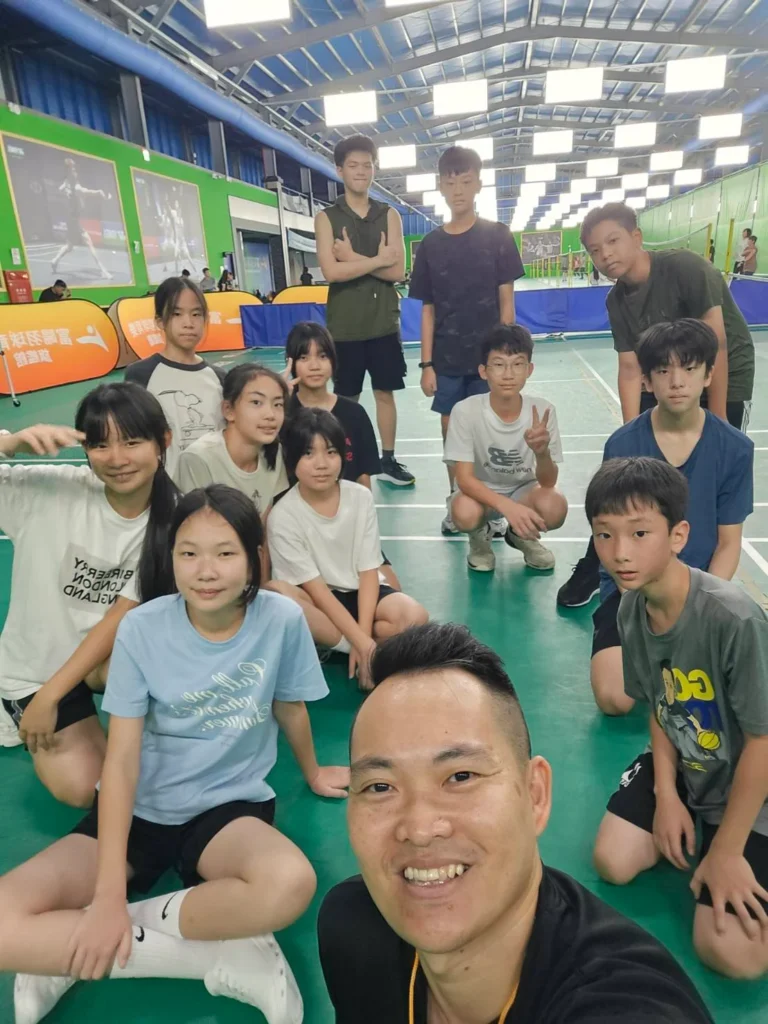 國中學生課後運動時光，也是實際運用英文的機會